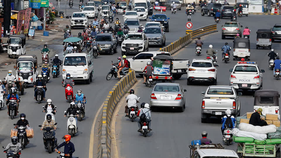 柬埔寨新注册车辆激增，证明人民生活不断提升！