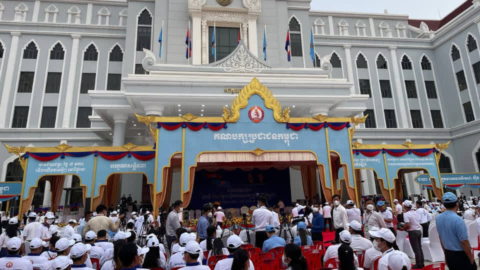 柬埔寨人民党庆祝成立71周年！