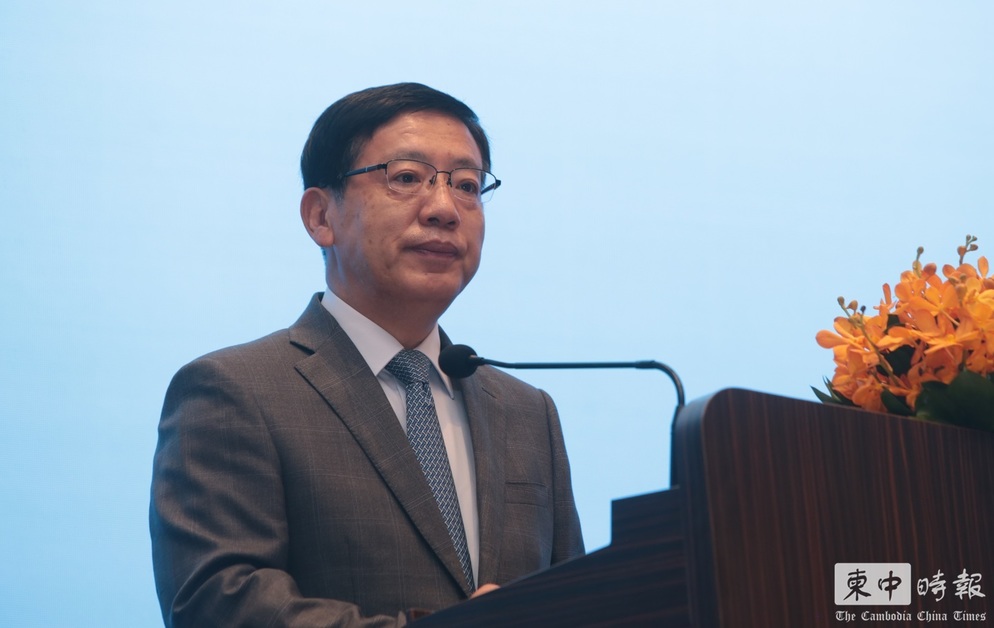 中国驻柬埔寨大使王文天在《华商日报》发表香港回归祖国25周年贺词