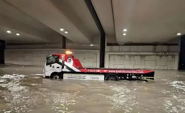 迪拜暴雨被指系人祸风暴来前还执行了7次人工催雨