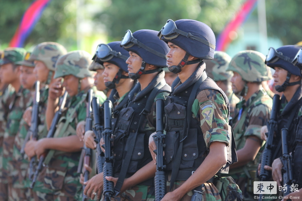 指允许中国扩大军事影响力 美国对柬埔寨实行武器禁运
